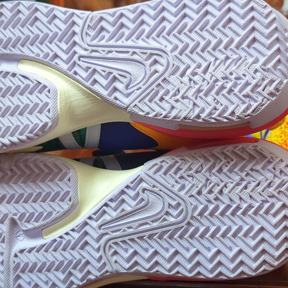 Nike LeBron Witness 7 GS 'Multi-Color Youth Size 7Y  Used Like New MSRP $198 - Picture 7 of 7